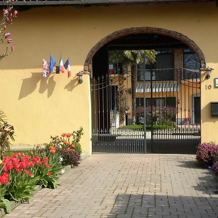 Bed&Breakfast La Siepe Пинероло Экстерьер фото