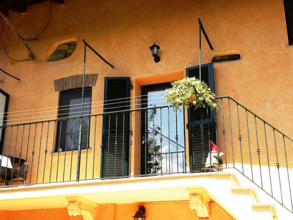 Bed&Breakfast La Siepe Пинероло Номер фото