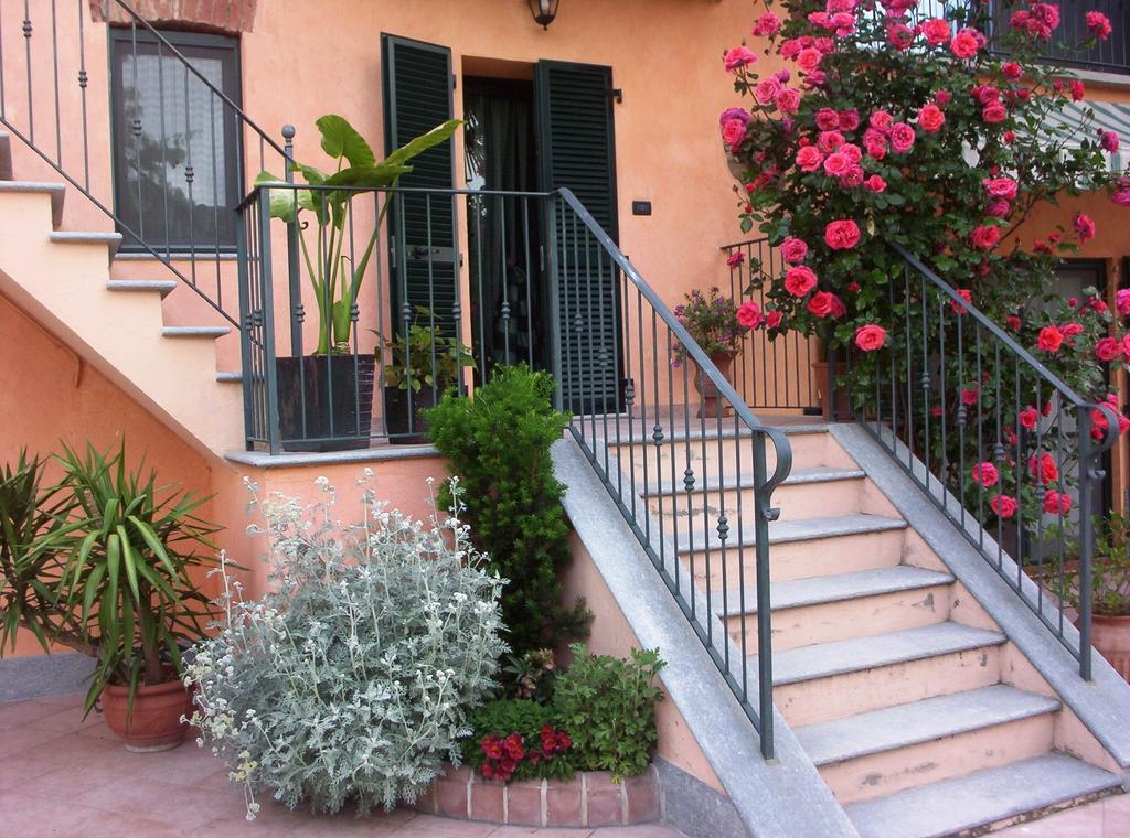 Bed&Breakfast La Siepe Пинероло Номер фото